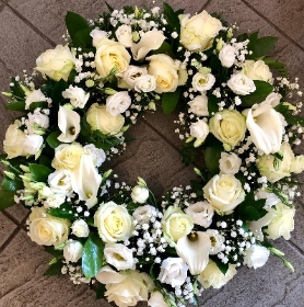 Loose White Wreath